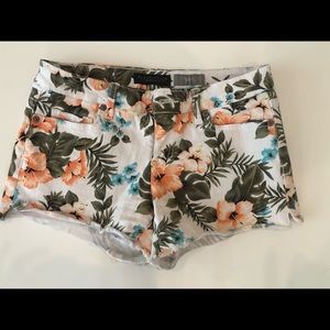 Aeropostale Flex low-rise shorts
